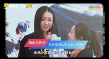美女脱一光二净无内裤内衣图片